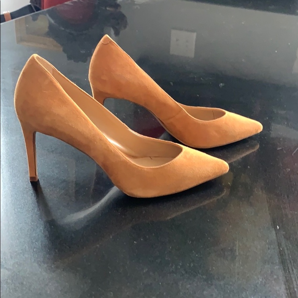Camel suede sexy pump